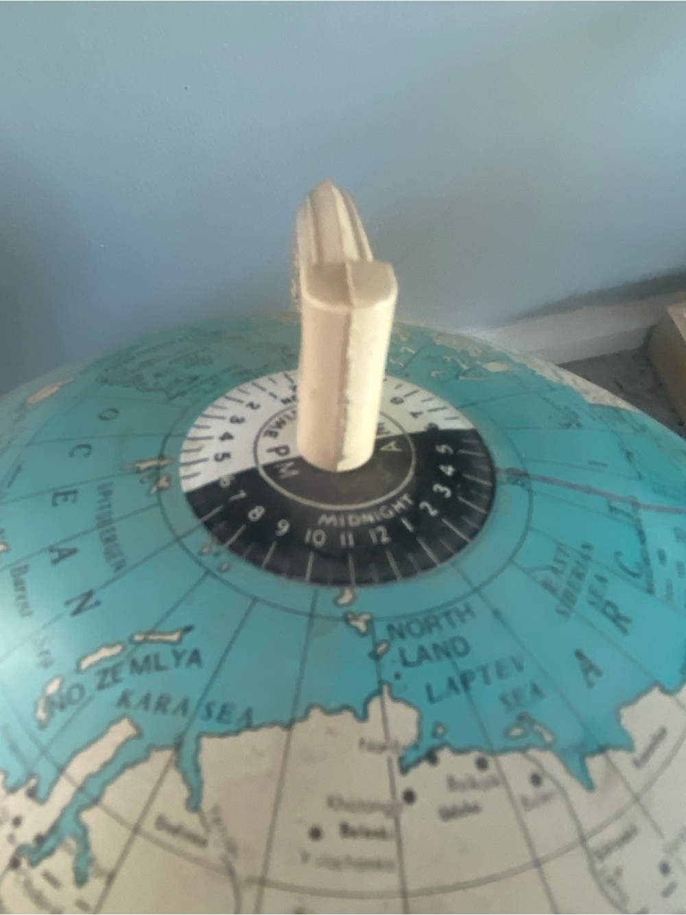 Vintage 1960s Ohio Art Co Tin Litho World Globe Landmark Base Mid-Century Toy" - Picture 8 of 9